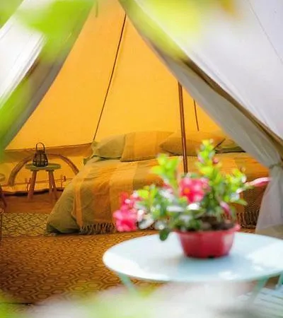 Luxury tent Tipi Au Fil De L'eau Cuqueron
