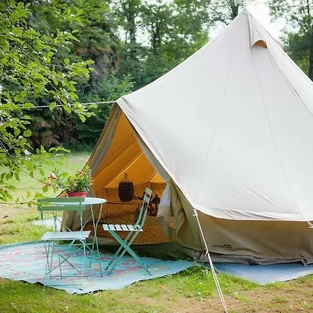 Luxury tent Tipi Au Fil De L'eau Cuqueron